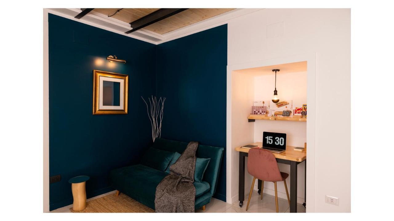 Light Pink - Suite In The Middle Of Everything Torre Annunziata Exterior foto